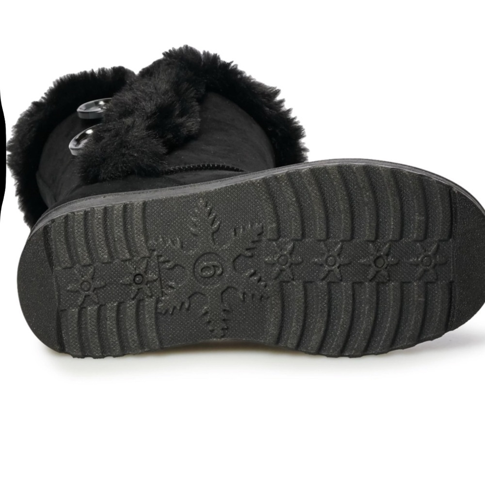 Black Winter Boots with Fur Trim and Rubber Sole - Picture 3 of 7